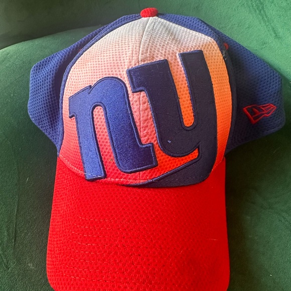 NY Giants New Era Blue fitted Cap with Red Trim - Picture 1 of 3